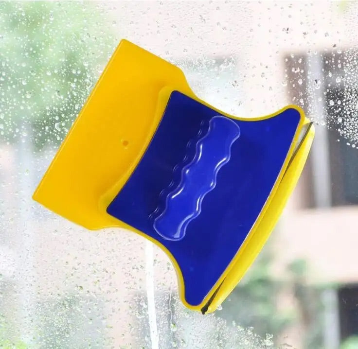 Dispozitiv Magnetic Eficient pentru Curățarea Rapidă a Geamurilor și Oglinzilor