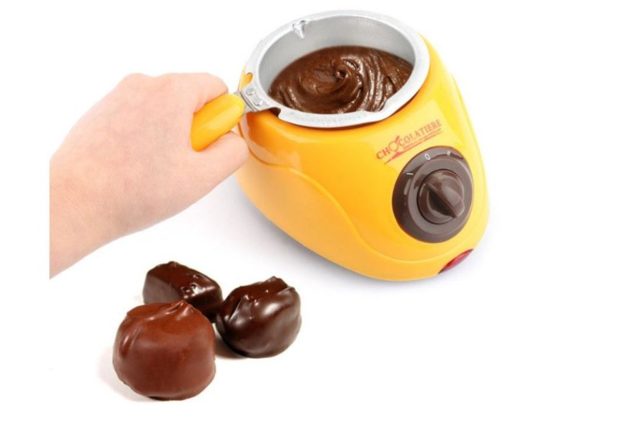 NOU: Aparat de topit ciocolata, cu ustensile si set de forme